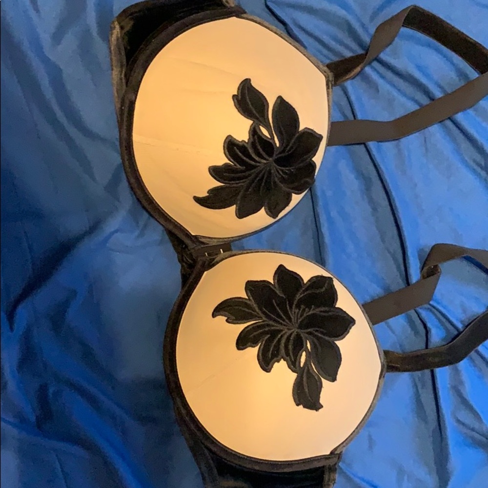 Victorias Secret Velvet rose Bra